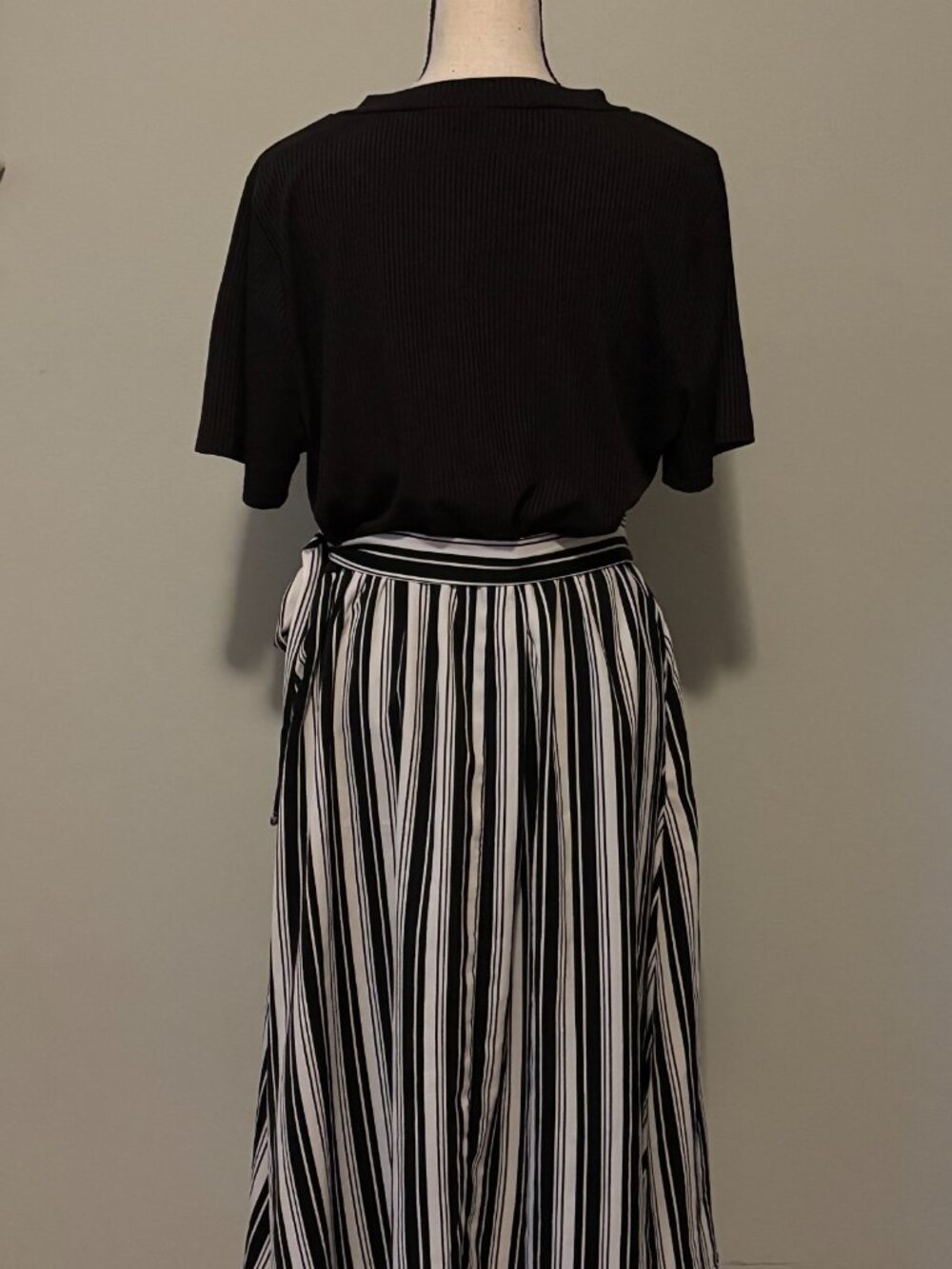 Zattcas Black White Striped Colorblock Midi Dress Tie Waist Size XL Like New - Picture 3 of 6